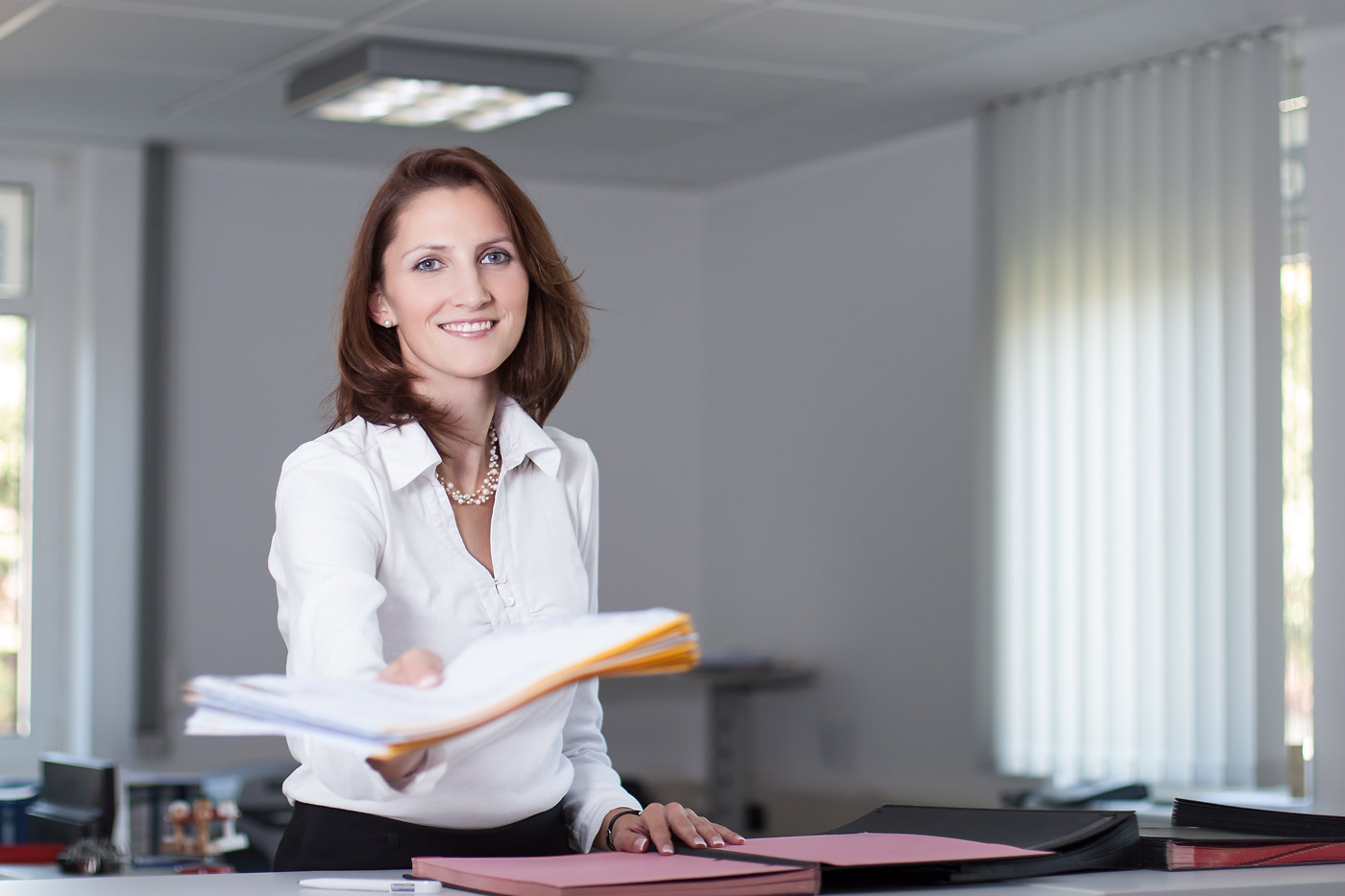 Stockfoto von einer Frau im Büro