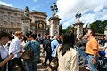 Menschenmassen beim Buckingham Palace