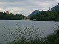 Alpsee mit Schloss Hohenschwangau und Neuschwanstein im Hintergrund