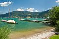 Tegernsee bei Rottach-Egern mit Blick auf den Ort Tegernsee