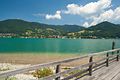 Tegernsee bei Bad Wiessee mit Blick auf den Ort Tegernsee