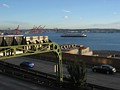 Hafen mit einer Fähre