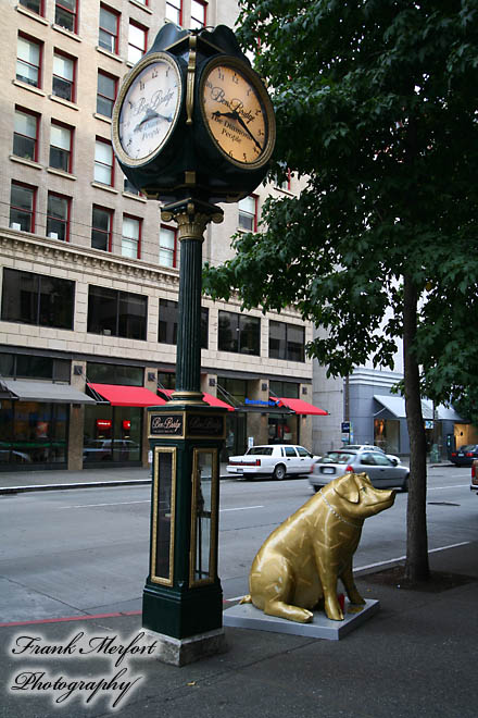 Seattle Downtown - Uhr mit Schwein